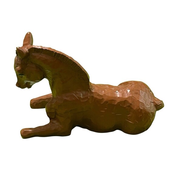 RED MILL FOAL FIGURINE #477 LAYING HORSE PECAN SHELL RESIN 1997 - Picture 5 of 9